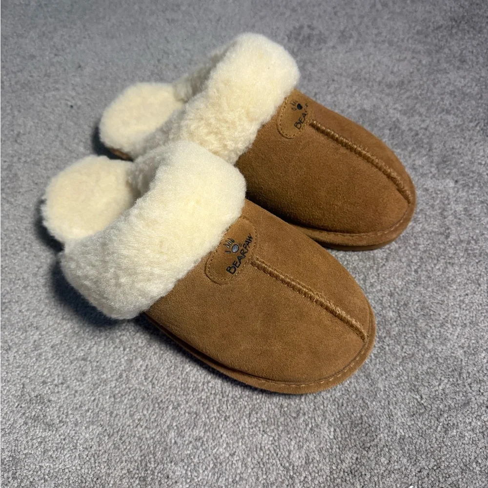 BearPaw Cream Fleece Lined Footwear - Picture 4 of 6